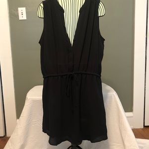 GAP Perfect Tie-Waist Sleeveless Shirtdress.